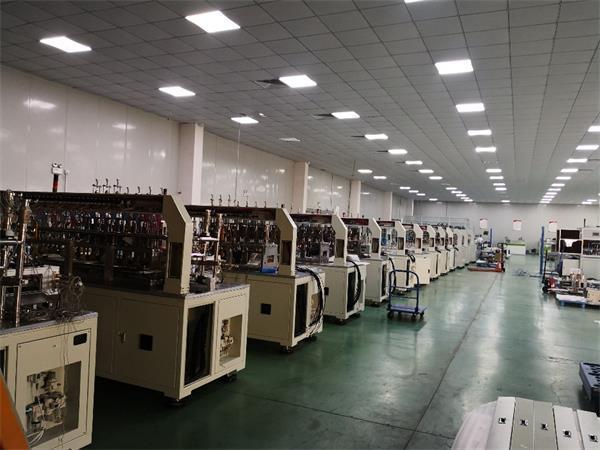 龍雨熱彎機 以驚人研發(fā)速度與成就重塑電子設備制造格局